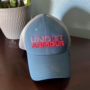 Under Armour men’s fitted baseball cap - size medium